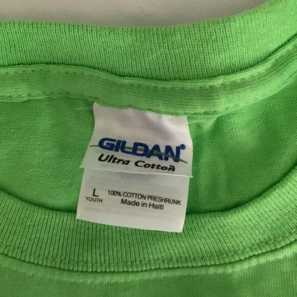 Gildan Youth T-Shirt I Love My Mom Green 100% Cotton - Picture 2 of 6